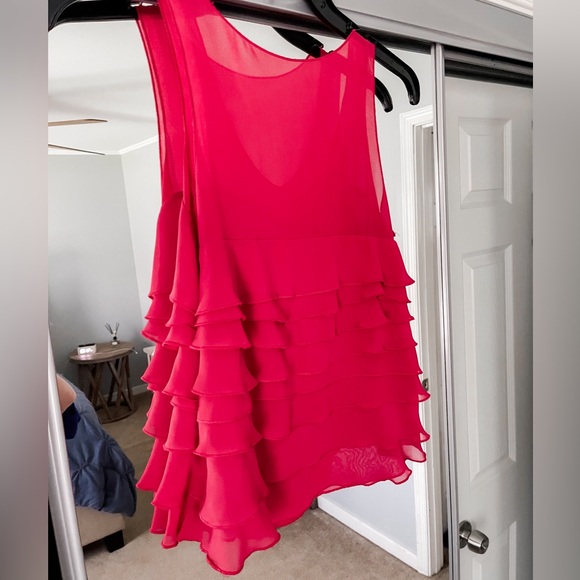 Express Ruffle Tank - Picture 2 of 5